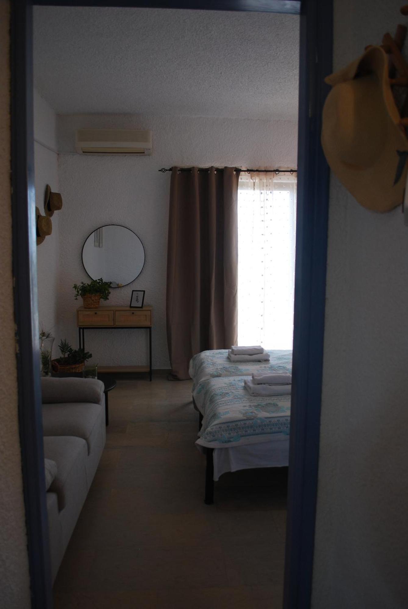 Sunset Rooms Agia Marina  المظهر الخارجي الصورة