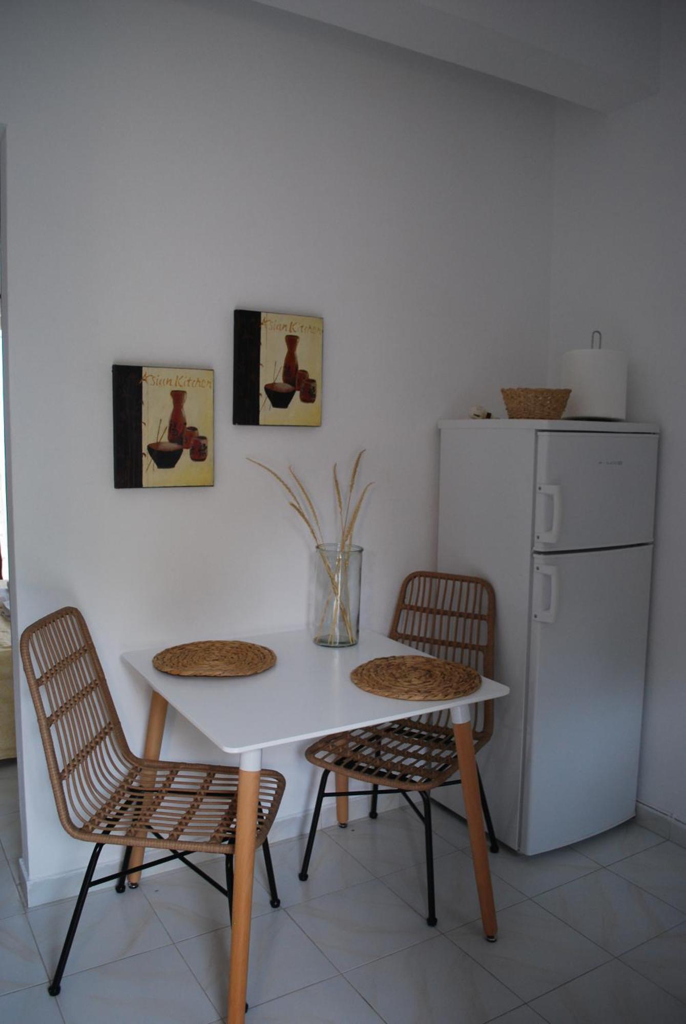 Sunset Rooms Agia Marina  المظهر الخارجي الصورة