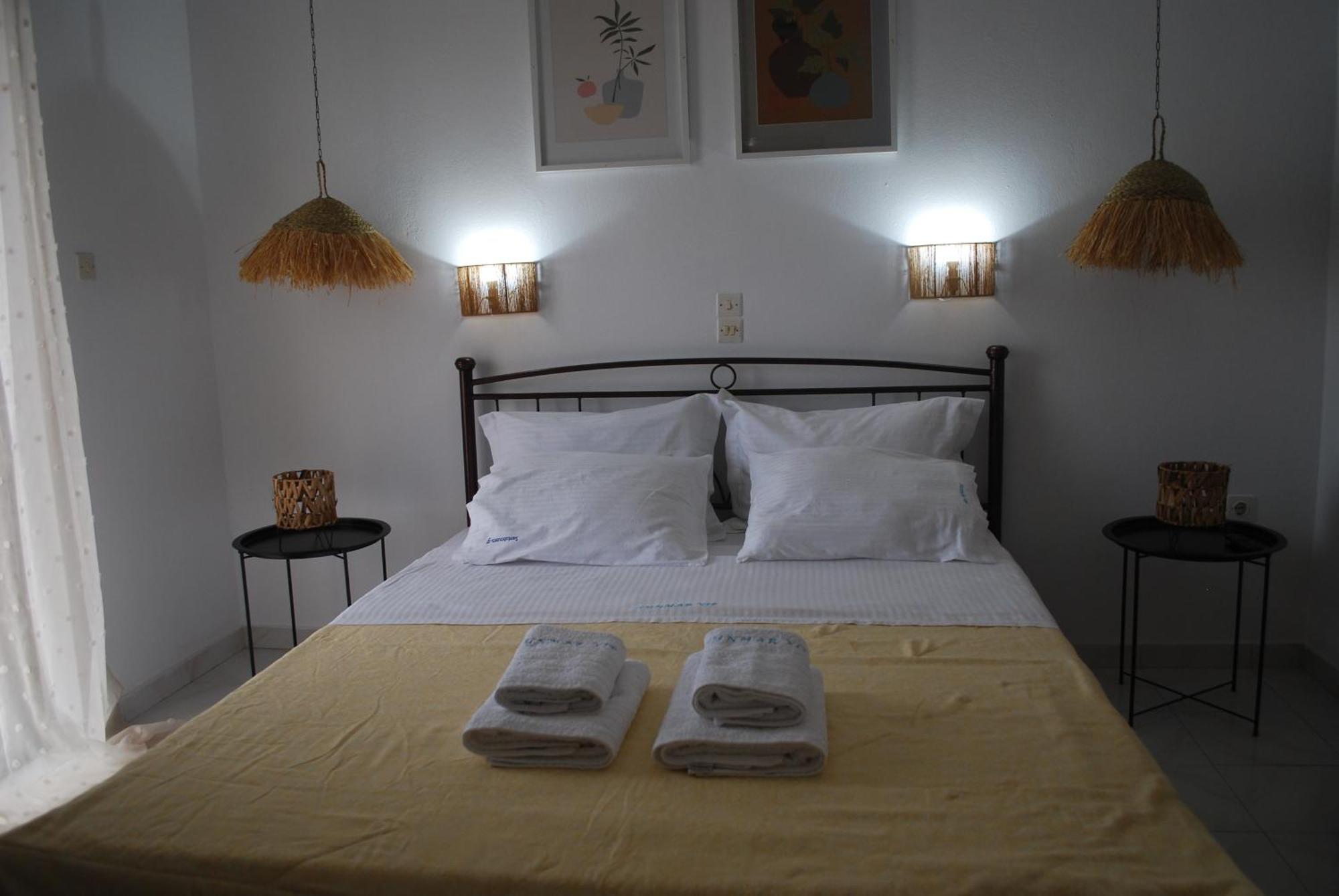 Sunset Rooms Agia Marina  المظهر الخارجي الصورة