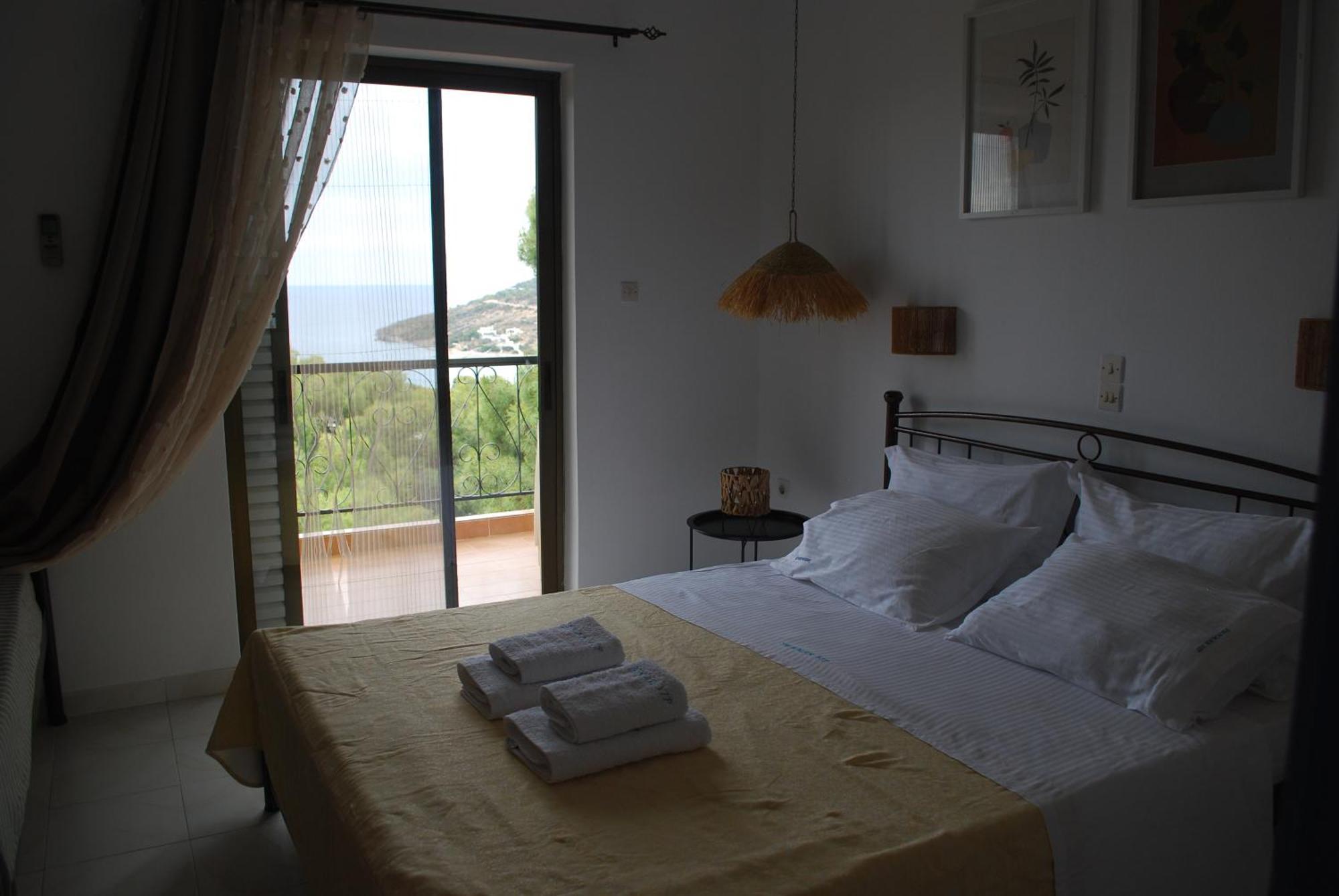 Sunset Rooms Agia Marina  المظهر الخارجي الصورة