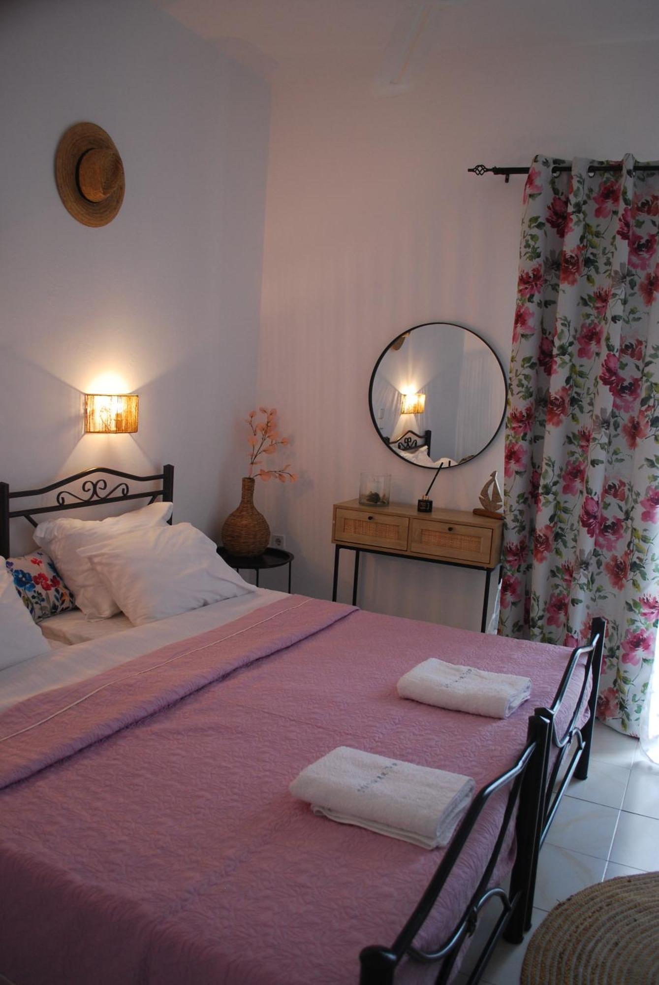 Sunset Rooms Agia Marina  المظهر الخارجي الصورة